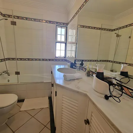 Charming * Αλμπουφέιρα