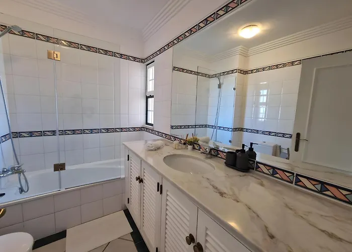 بيت للعطل Charming *